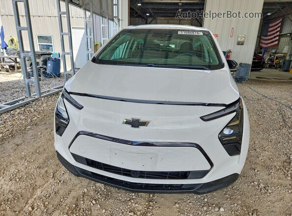 1G1FW6S09P4154923 2023 CHEVROLET BOLT Белый Вид спереди