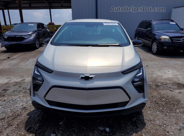 1G1FX6S00P4146352 2023 CHEVROLET BOLT Серебряный Вид спереди