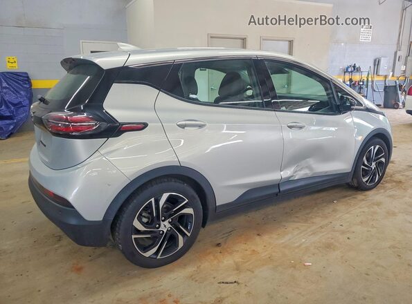 1G1FX6S01P4136977 2023 CHEVROLET BOLT Silver Trasero derecho