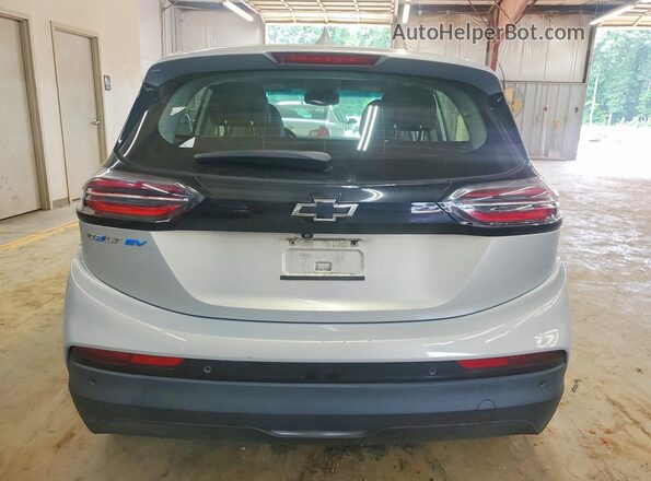 1G1FX6S01P4136977 2023 CHEVROLET BOLT Silver Vista trasera