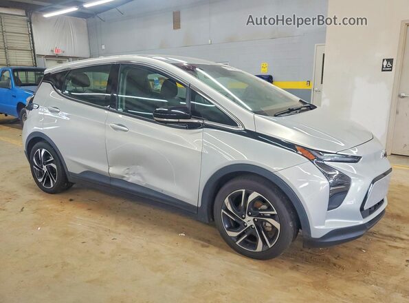 1G1FX6S01P4136977 2023 CHEVROLET BOLT Silver Delantero derecho