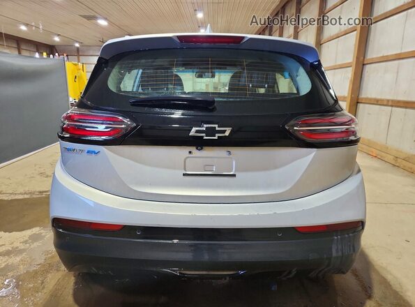 1G1FX6S09P4149623 2023 CHEVROLET BOLT Silver Widok z tyłu