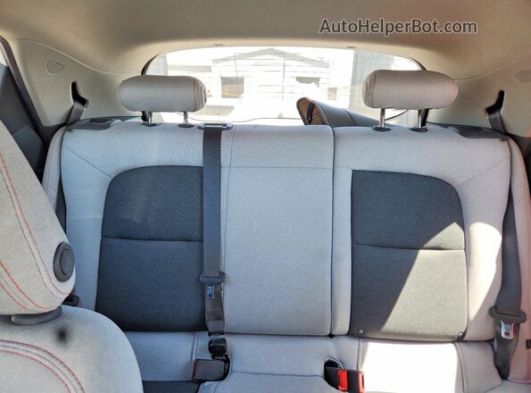 1G1FY6S04K4100464 2019 CHEVROLET BOLT Белый Вид задних сидений