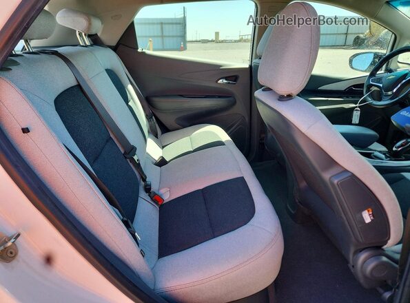 1G1FY6S04K4100464 2019 CHEVROLET BOLT Белый Вид задней части салона