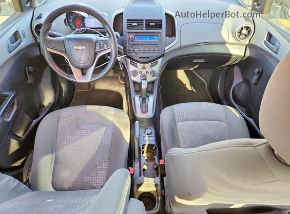 1G1JA5SH9G4124345 2016 CHEVROLET SONIC Черный Вид панели приборов