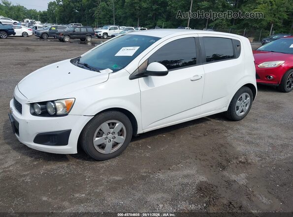 1G1JA6SH7G418519  2016 CHEVROLET SONIC White Vista tres cuartos delantera izquierda
