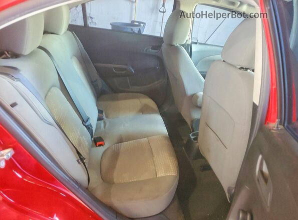 1G1JB5SH0G4104854 2016 CHEVROLET SONIC Red Вид задніх сидінь