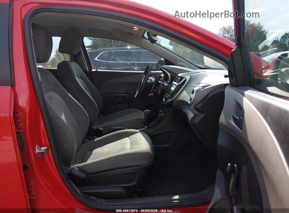 1G1JB5SH0H4166501 2017 CHEVROLET SONIC Красный Вид салона спереди