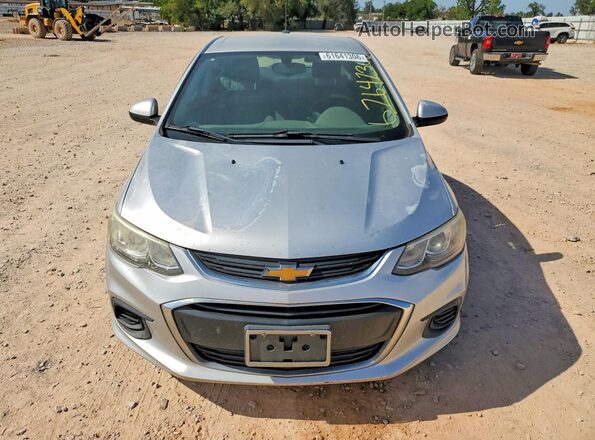 1G1JB5SH2H4142636 2017 CHEVROLET SONIC Серебряный Вид спереди