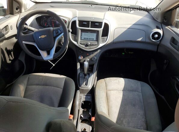 1G1JB5SH2H4142636 2017 CHEVROLET SONIC Серебряный Вид панели приборов