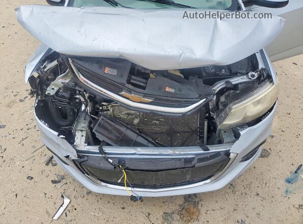 1G1JB5SH4H4113106 2017 CHEVROLET SONIC Silver Rear interior view