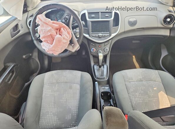 1G1JB5SH4J4108512 2018 CHEVROLET SONIC Silver წინა პანელის ხედი