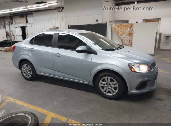 1G1JB5SH8J4106133 2018 CHEVROLET SONIC Blue Widok wnętrza z tyłu