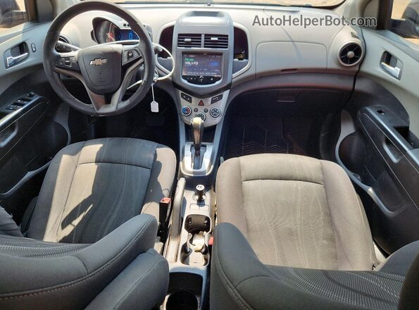 1G1JC5SH1G4129842 2016 CHEVROLET SONIC Blue Widok deski rozdzielczej