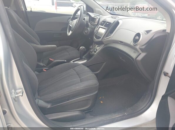 1G1JC5SH9G4158361 2016 CHEVROLET SONIC Silver Front interior view