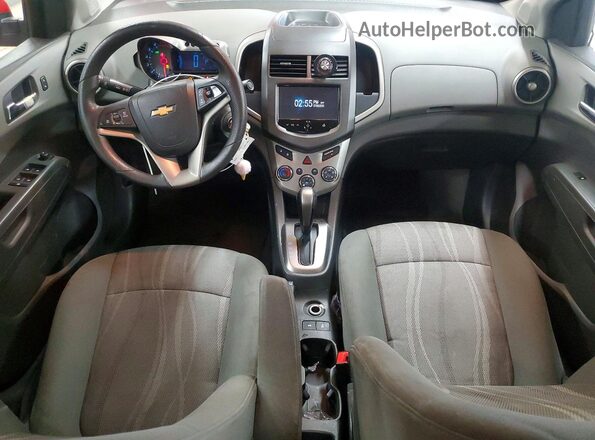 1G1JC5SHXG4119388 2016 CHEVROLET SONIC Red Вид панелі приладів