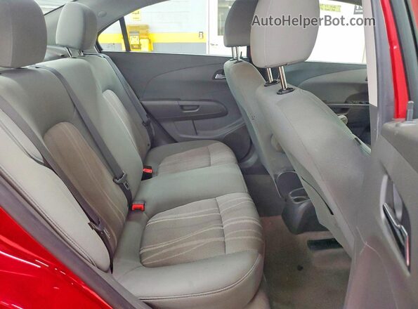 1G1JC5SHXG4119388 2016 CHEVROLET SONIC Red Вид задніх сидінь