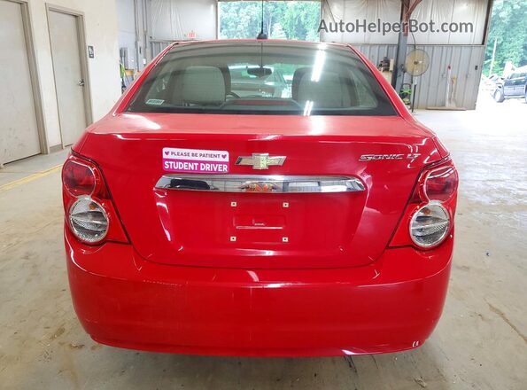 1G1JC5SHXG4119388 2016 CHEVROLET SONIC Red Вид ззаду