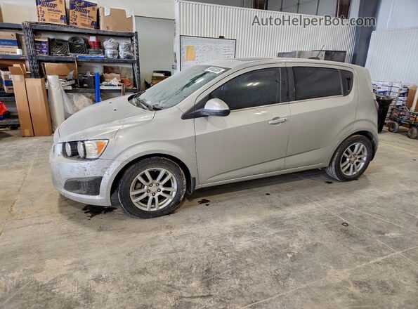 1G1JC6SB9G4146633 2016 CHEVROLET SONIC Серебряный Задняя правая четверть