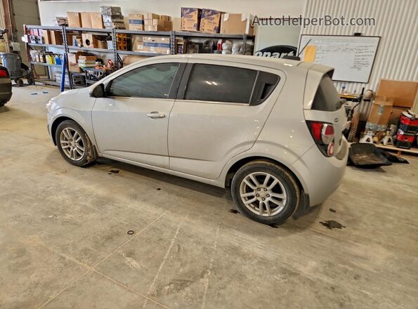 1G1JC6SB9G4146633 2016 CHEVROLET SONIC Серебряный Вид спереди