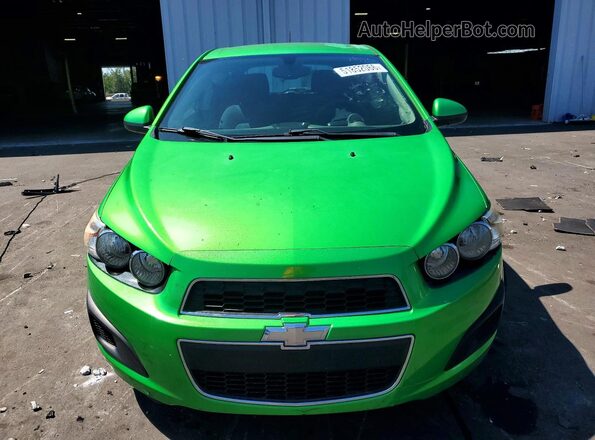 1G1JC6SH3G4162878 2016 CHEVROLET SONIC Green Widok z przodu