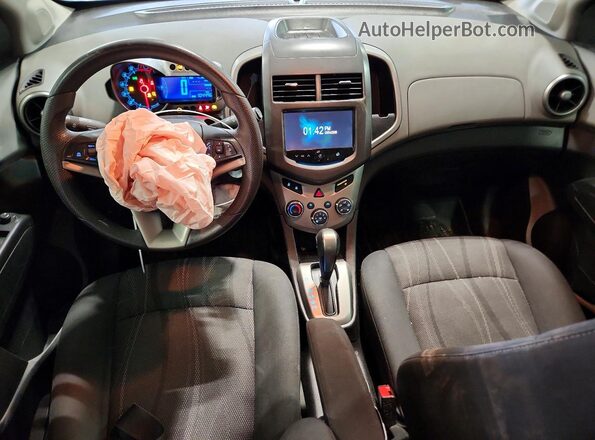 1G1JC6SH7G4141483 2016 CHEVROLET SONIC Black Առջևի վահանակի տեսք