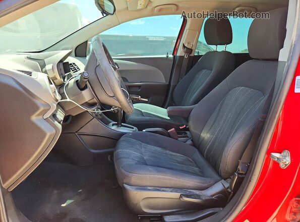 1G1JC6SHXG4144913 2016 CHEVROLET SONIC Red Vista interior delantera