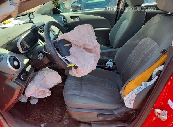 1G1JD5SH0H4174219 2017 CHEVROLET SONIC Red Front interior view