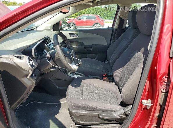 1G1JD5SH2J4119079 2018 CHEVROLET SONIC Красный Вид салона спереди
