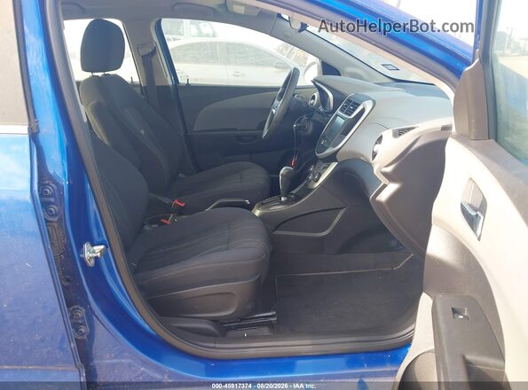 1G1JD5SH5H4100486 2017 CHEVROLET SONIC Синий Вид салона спереди