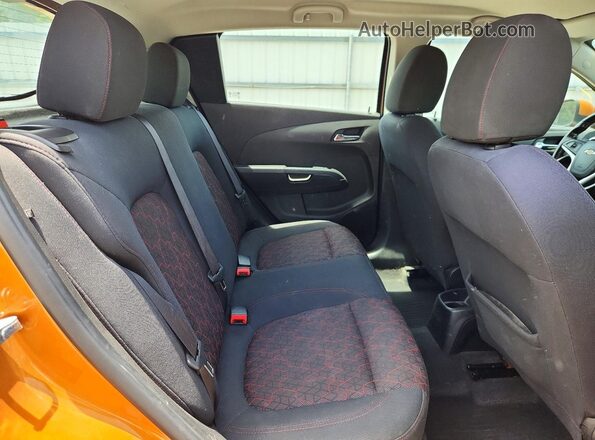 1G1JD6SH1H4125732 2017 CHEVROLET SONIC Оранжевый Вид задних сидений