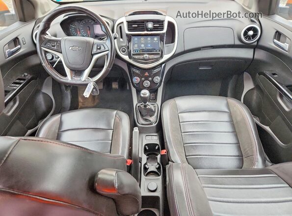 1G1JE6SB3J4100006 2018 CHEVROLET SONIC Orange Widok deski rozdzielczej