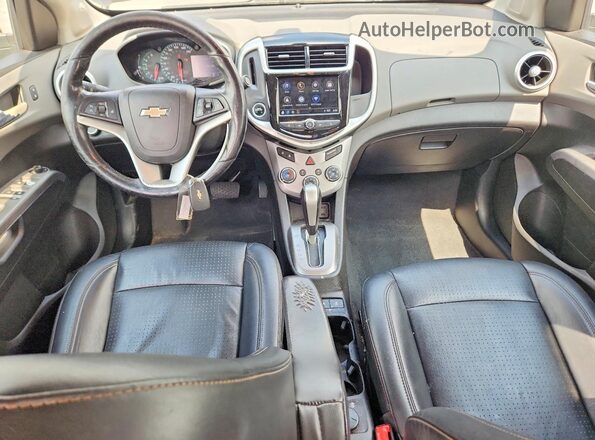 1G1JF5SB0J4107759 2018 CHEVROLET SONIC Black Widok deski rozdzielczej
