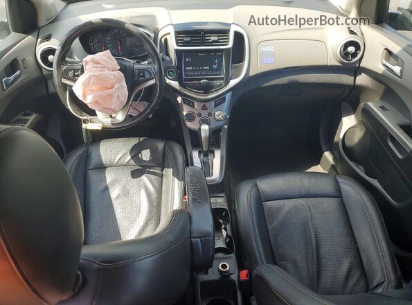 1G1JF5SB2H4138702 2017 CHEVROLET SONIC Silver Vista del salpicadero