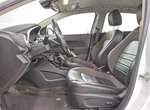 1G1JF6SB7L4100669 2020 CHEVROLET SONIC White Vista interior delantera