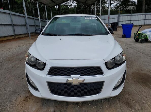 1G1JG5SBXG4132903 2016 CHEVROLET SONIC White Widok z przodu