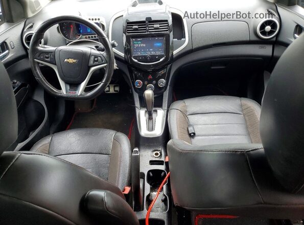 1G1JG5SBXG4132903 2016 CHEVROLET SONIC White Widok deski rozdzielczej