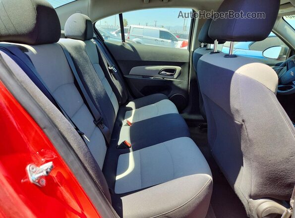 1G1PC5SG9G7180103 2016 CHEVROLET CRUZE Red Вид задніх сидінь