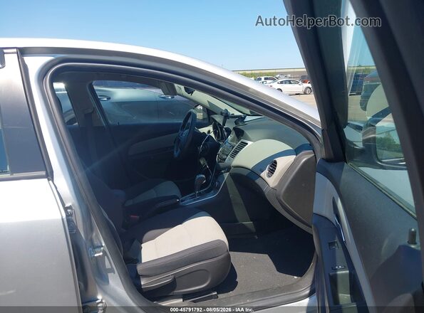 1G1PC5SH1G7212387 2016 CHEVROLET CRUZE Серебряный Вид салона спереди