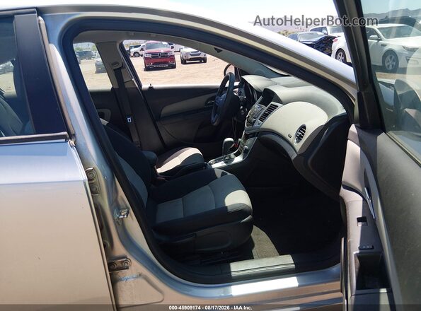 1G1PC5SH4G7197173 2016 CHEVROLET CRUZE Silver Вид салону спереду