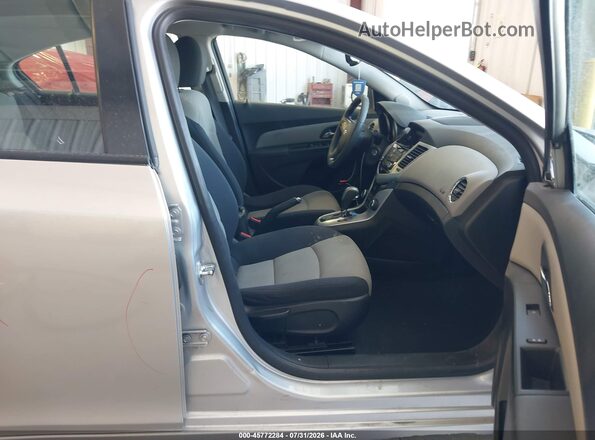 1G1PC5SH4G7219169 2016 CHEVROLET CRUZE Silver Вид салону спереду