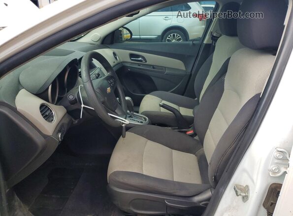 1G1PC5SH8G7117812 2016 CHEVROLET CRUZE White Front interior view
