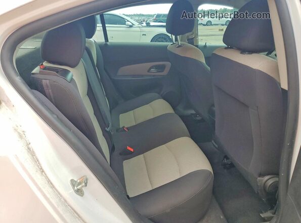 1G1PC5SH8G7117812 2016 CHEVROLET CRUZE White Rear seats view