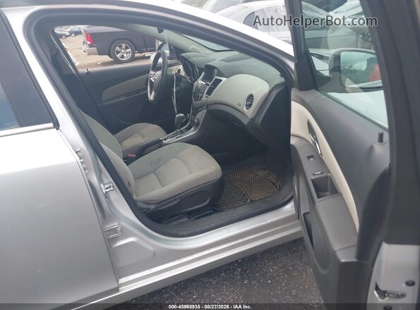 1G1PE5SB2G7178949 2016 CHEVROLET CRUZE Silver Vista interior delantera