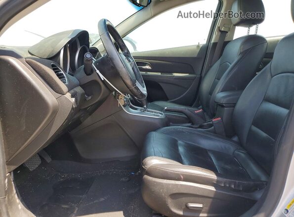 1G1PE5SB3F7182099 2019 CHEVROLET CRUZE Silver Widok wnętrza z przodu