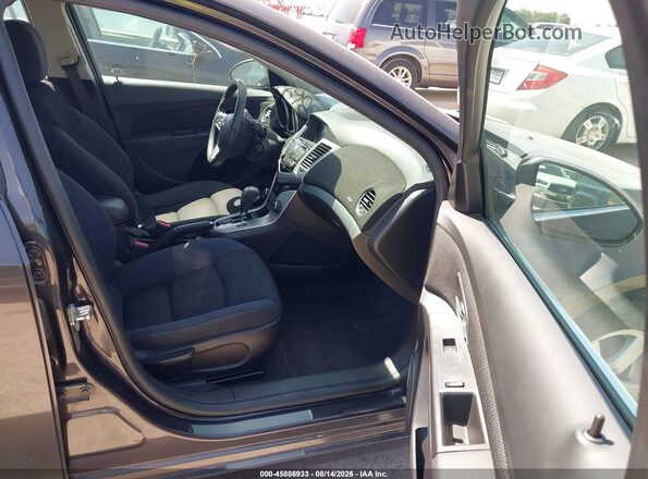 1G1PE5SB4G7199480 2016 CHEVROLET CRUZE Черный Вид салона спереди