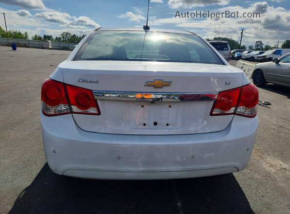 1G1PE5SB5G7190819 2016 CHEVROLET CRUZE White Հետևի տեսք