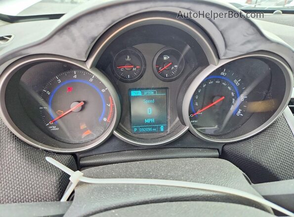 1G1PE5SB5G7190819 2016 CHEVROLET CRUZE White Սարքավորումների վահանակի տեսք