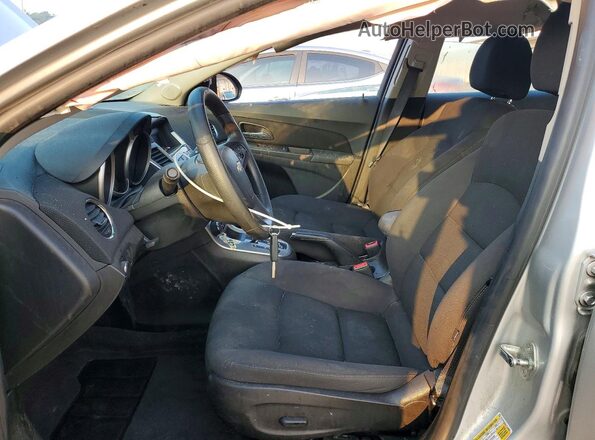 1G1PE5SBXG7153555 2016 CHEVROLET CRUZE Серебряный Вид салона спереди