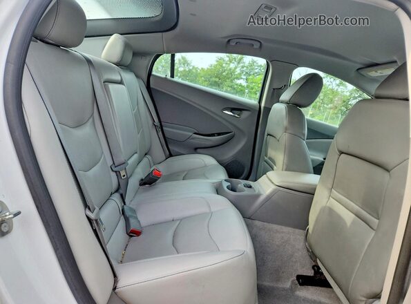 1G1RC6S55HU213940 2017 CHEVROLET VOLT Белый Вид задних сидений